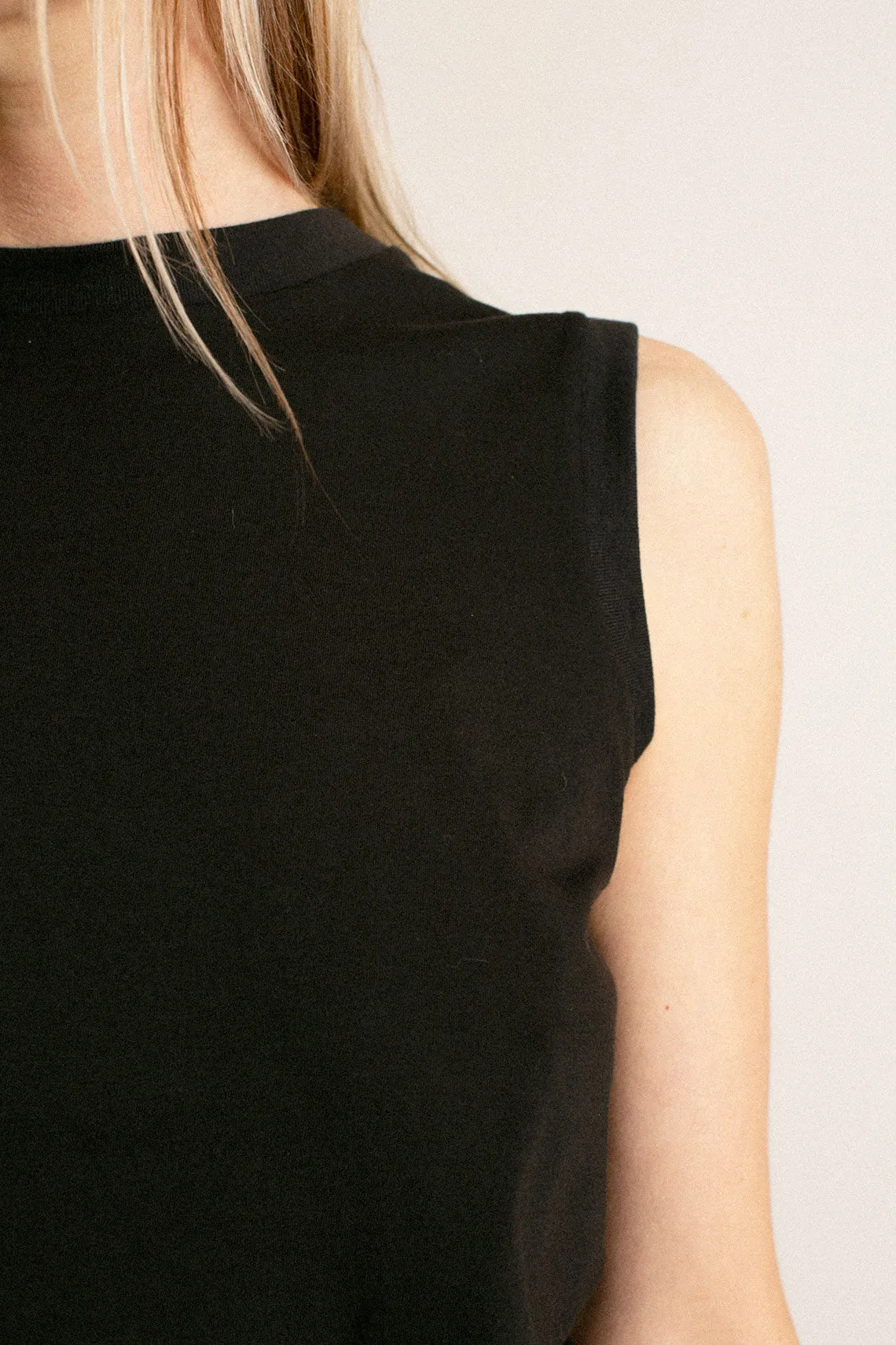 Black No.8 Tank