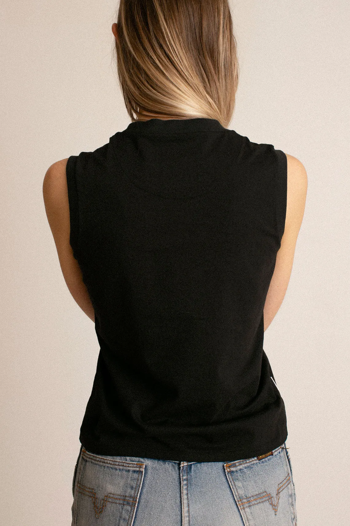 Black No.8 Tank