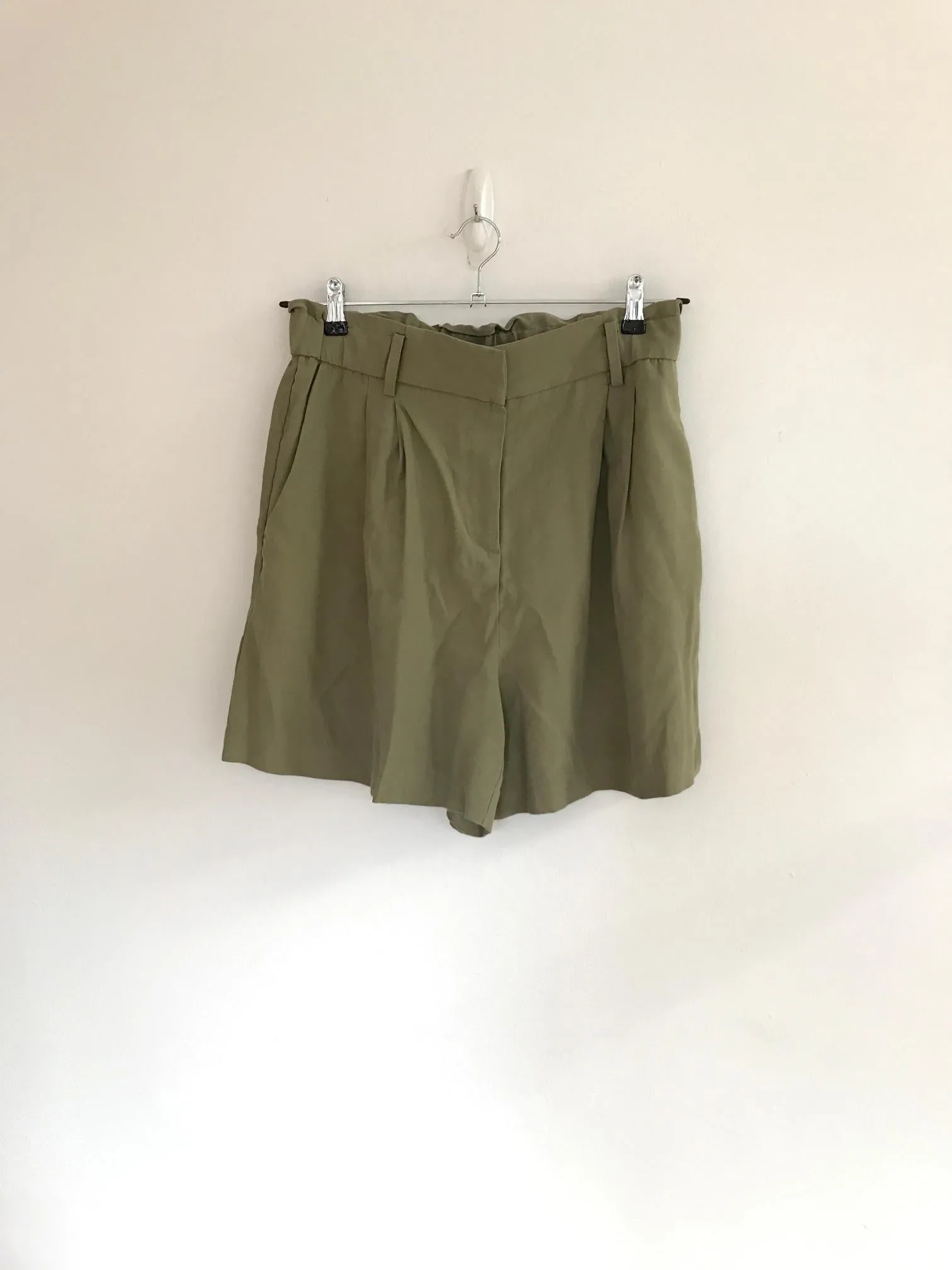 Khaki Paperbag Shorts, H&M, Size 14, 16 (Polyester, Polyester, Viscose)