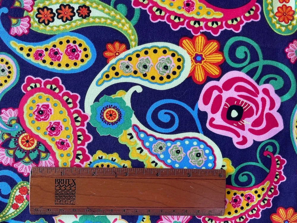 Mid-Weight Festival De Paisley on Navy Blue Cotton Twill (Made in Italy)