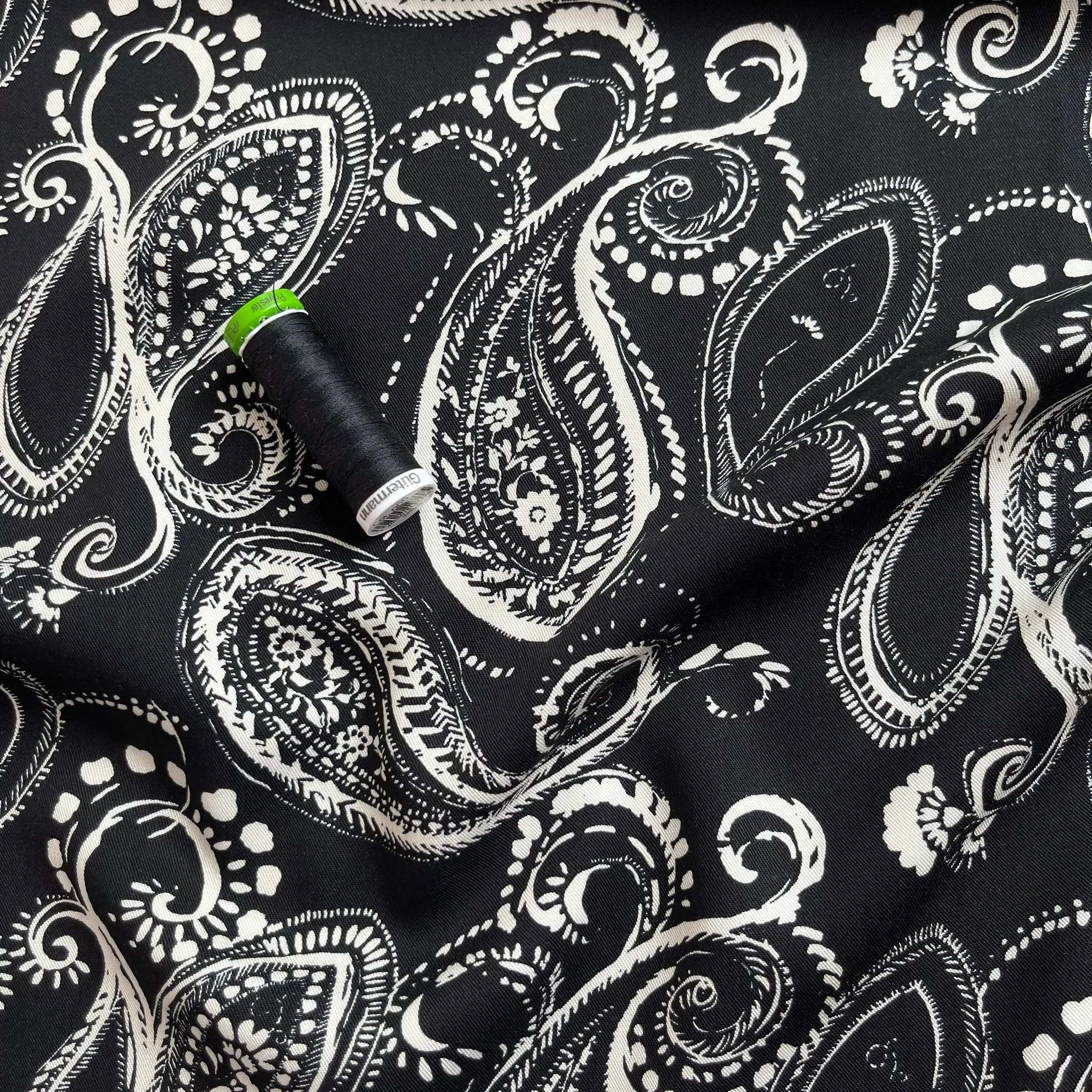 REMNANT 2 Metres (small hole 9cm from selvedge) Off-Whtie Paisley on Black Viscose Twill Fabric