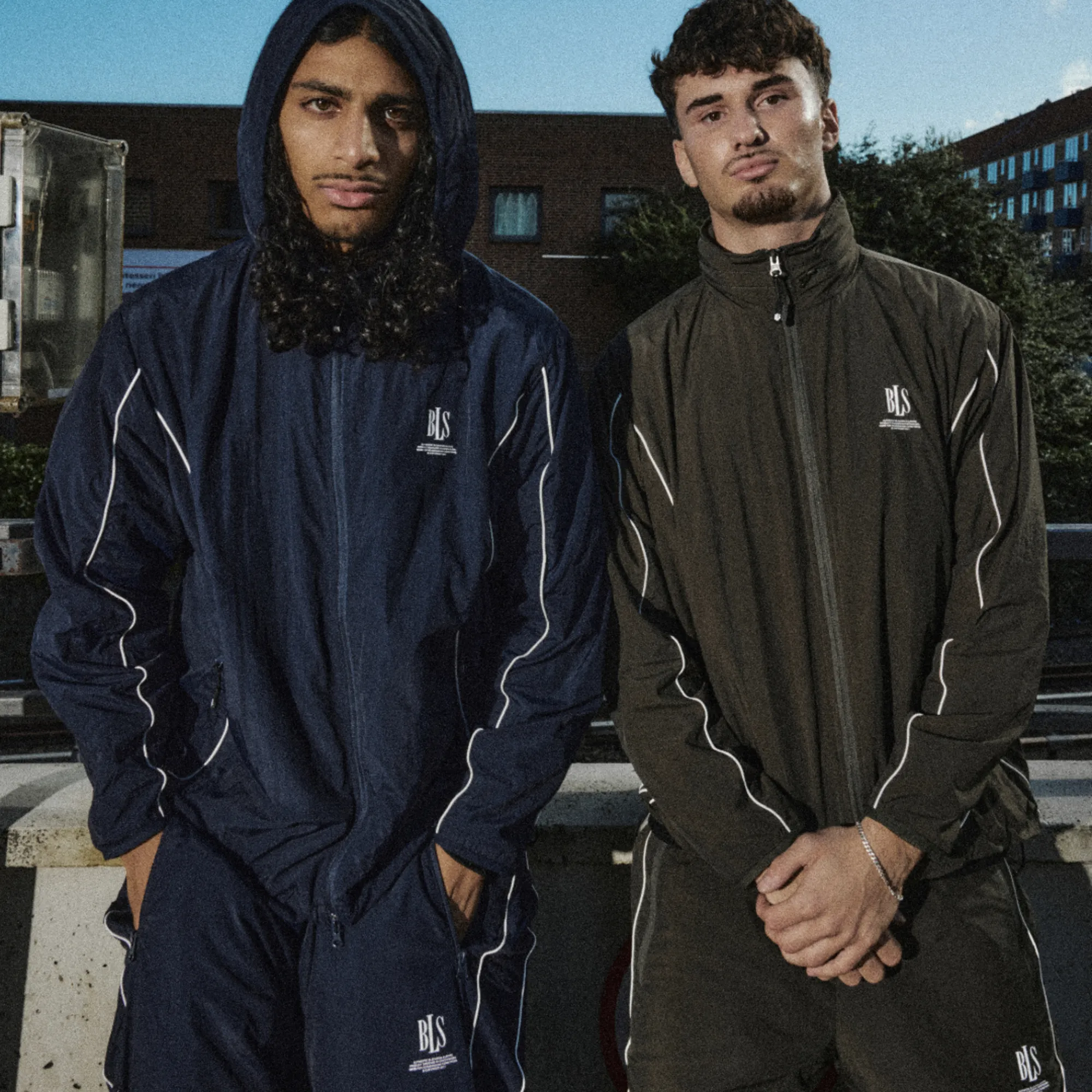 Retro Windbreaker - Navy