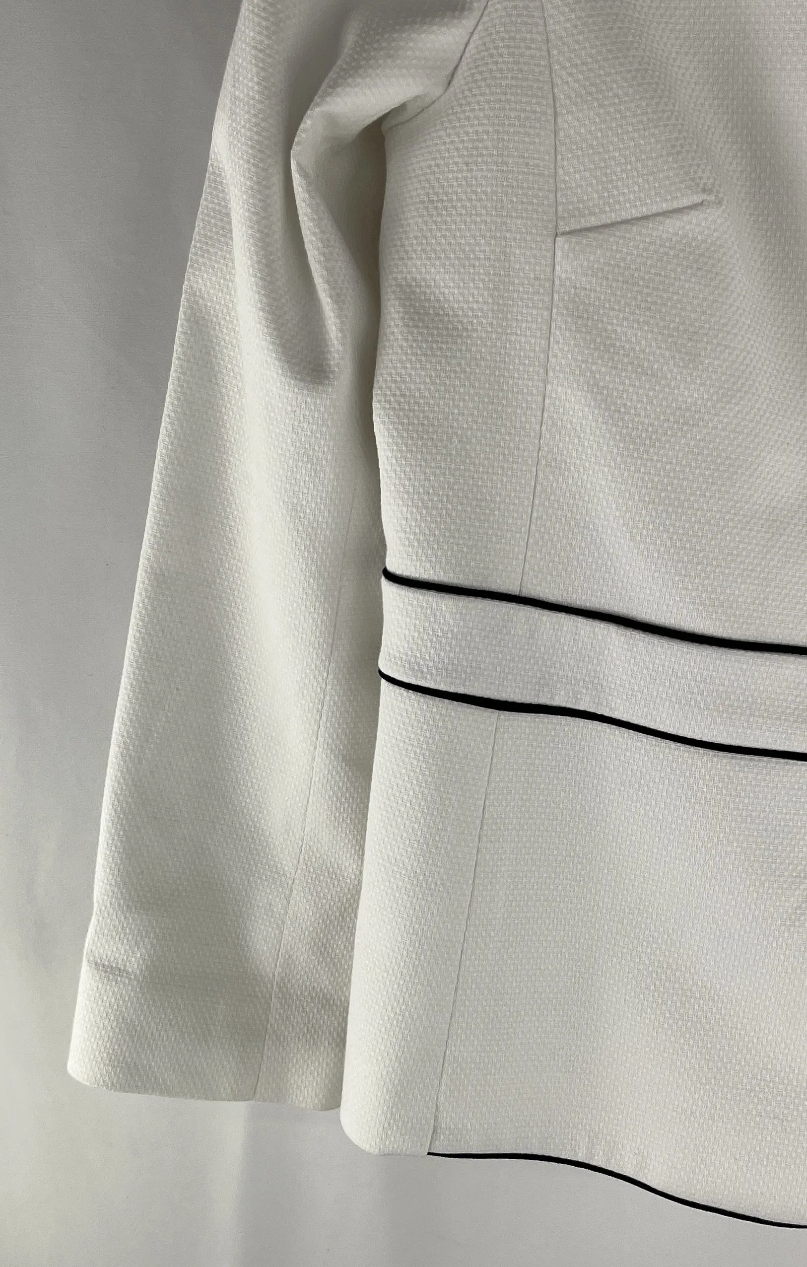 Talbots Women's White Lined Blazer Jacket with Black Trim NWT Size 16P MSRP $189